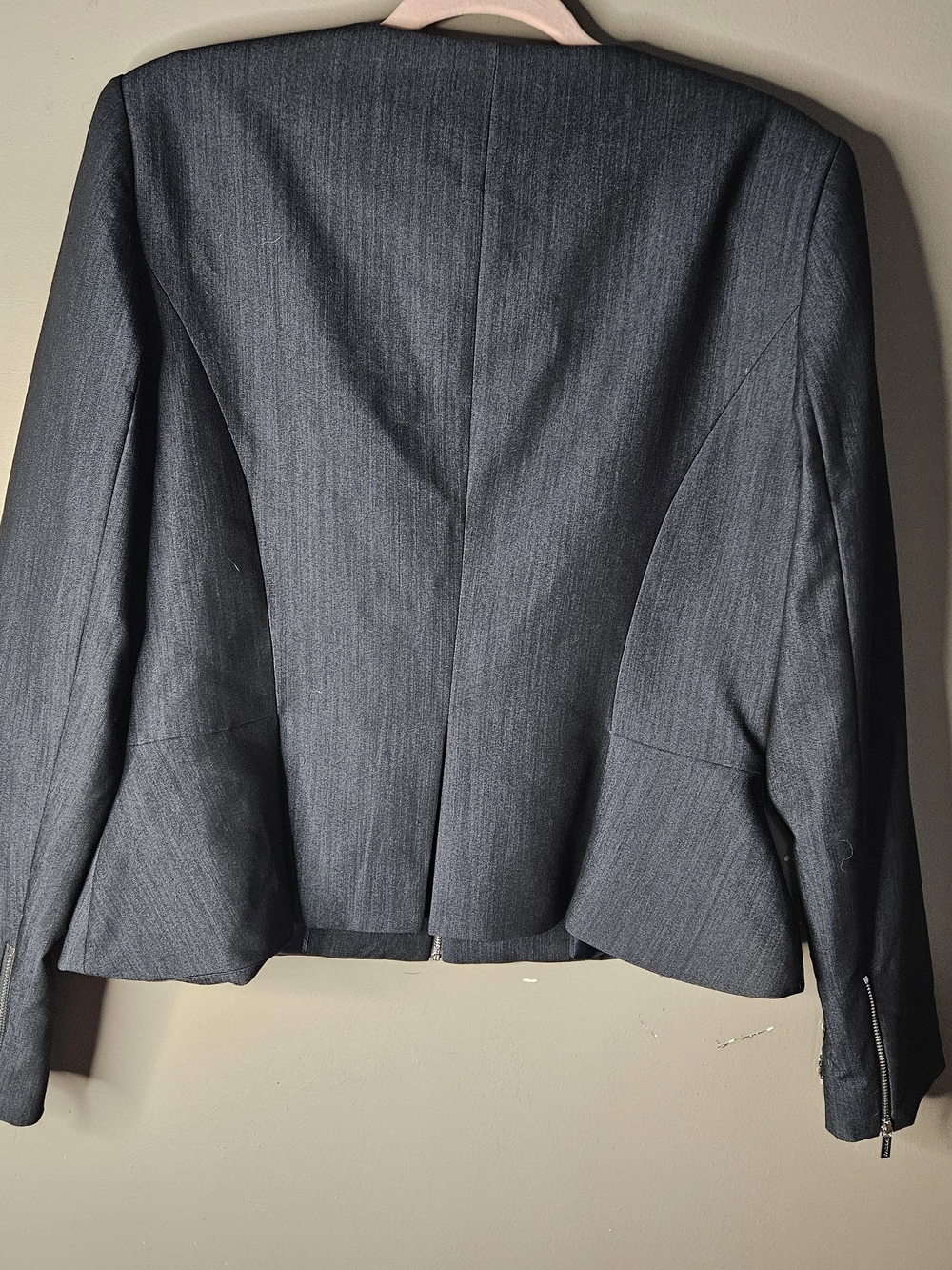 Calvin Klein Women's Dark Blue Zip-Front Blazer Lined Ptp 20" Length 23" Size 12 - Picture 3 of 3